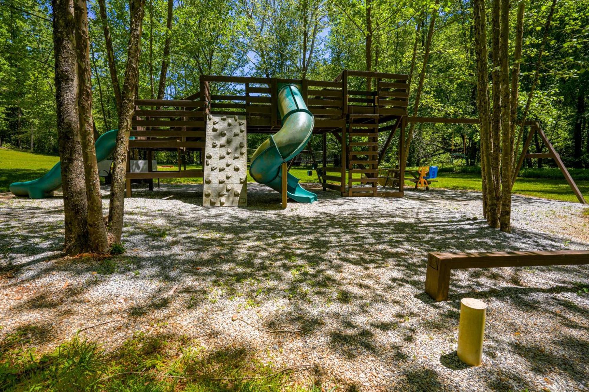 The Big Little Cabin - Hot Tub & Playground Dahlonega Kültér fotó