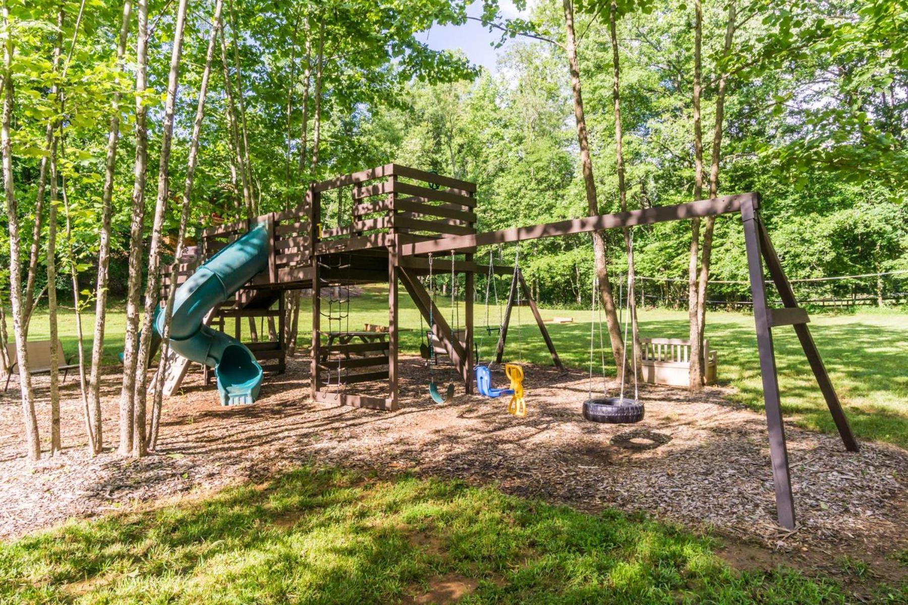 The Big Little Cabin - Hot Tub & Playground Dahlonega Kültér fotó