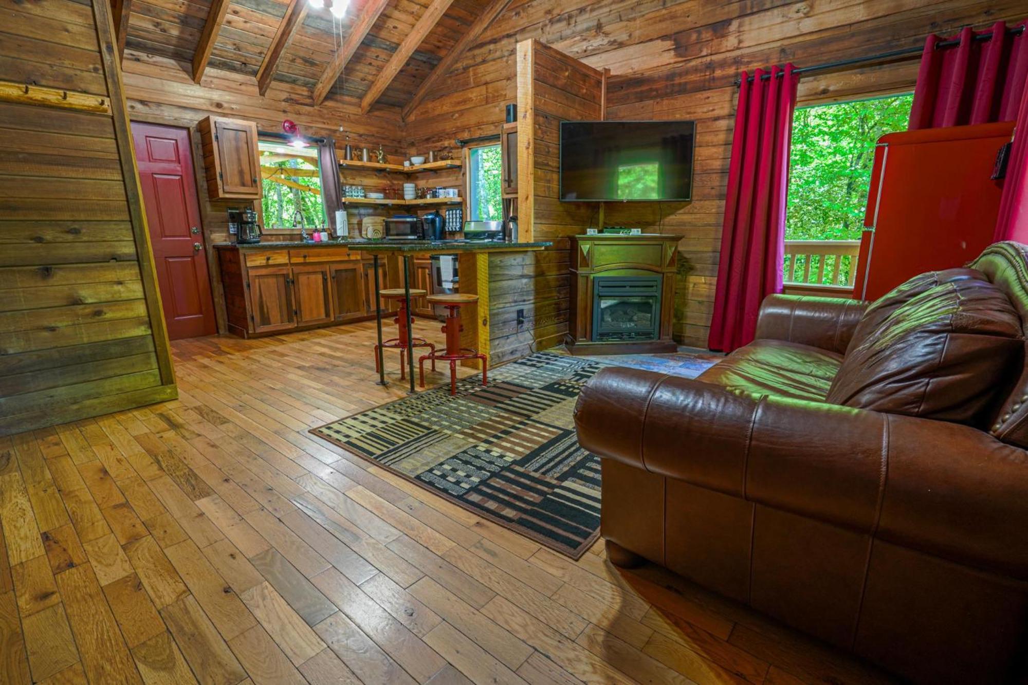 The Big Little Cabin - Hot Tub & Playground Dahlonega Kültér fotó
